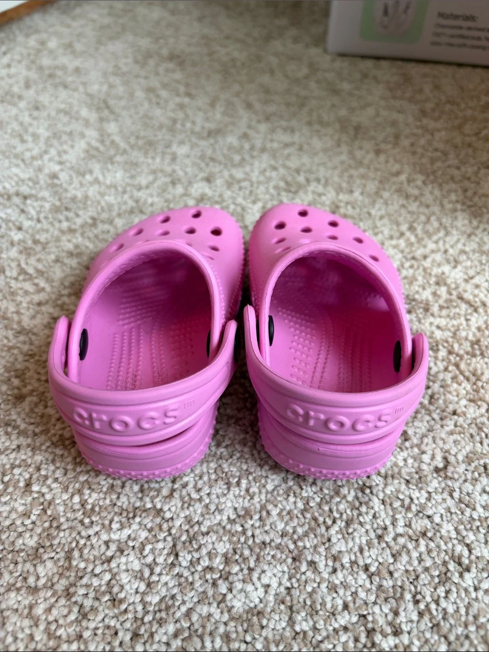 CROCS Kids Classic Clog in Bright Pink